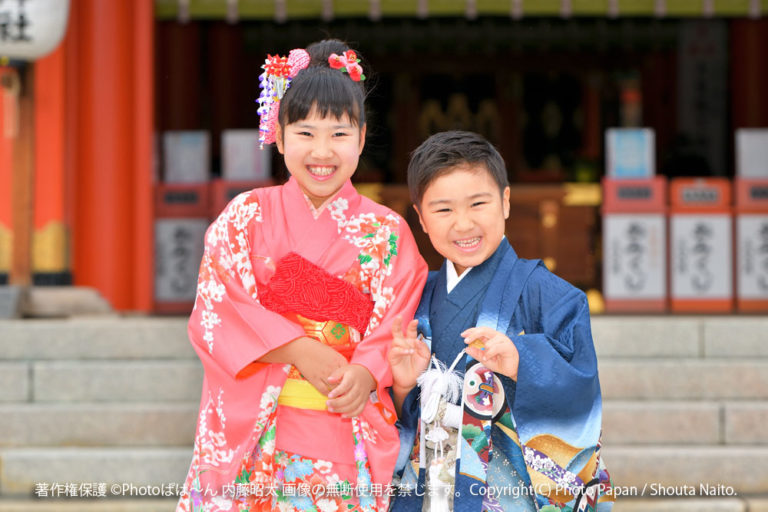 浜松市の五社神社・諏訪神社にて、七五三の写真撮影。