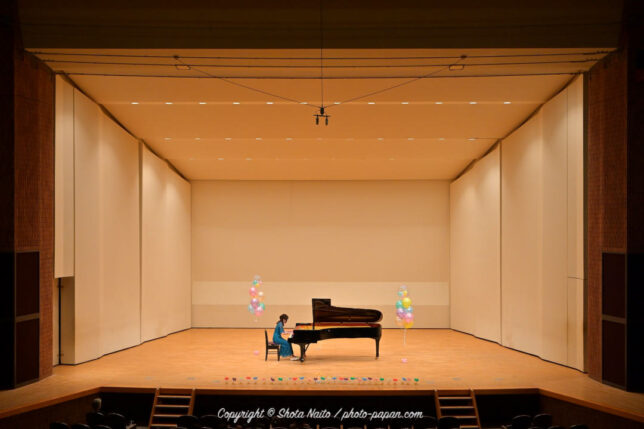 ピアノ発表会の出張写真撮影、講師演奏。浜松雄踏文化センター大ホールにて。