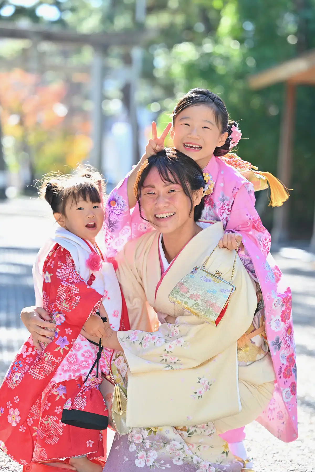 浜松市の神社で撮影した七五三祝いの家族写真