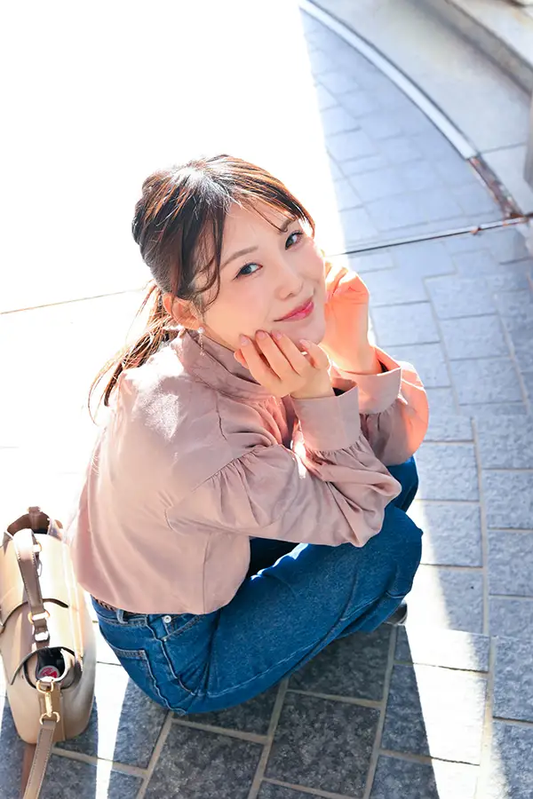 アクトシティ浜松の螺旋階段にて、女性のポートレート